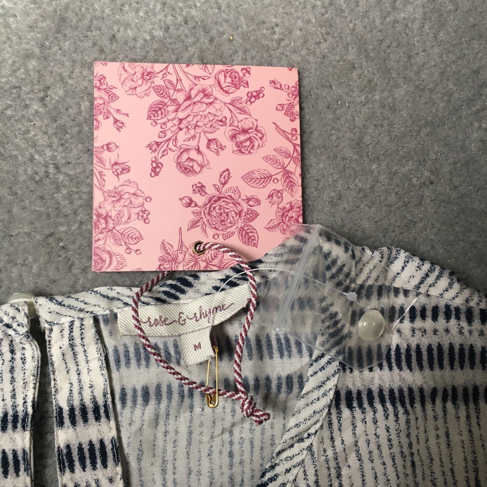NEW patterned top, M - Picture 3 of 6